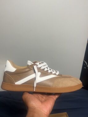 Steve Madden Men's Tan and White Low-Top Sneaker